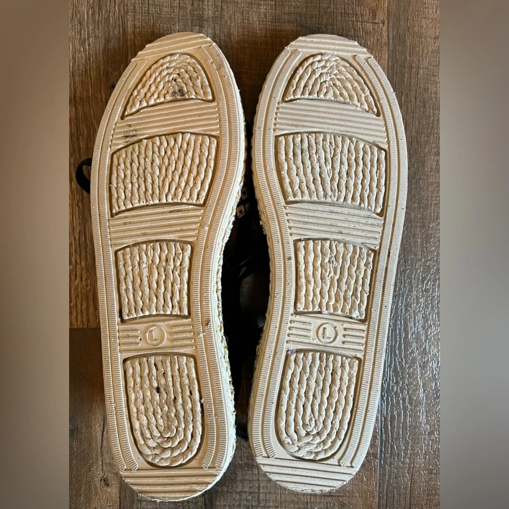 Reed Espadrilles Lace-up sandals. Women's size Large (9-10). Excellent condition